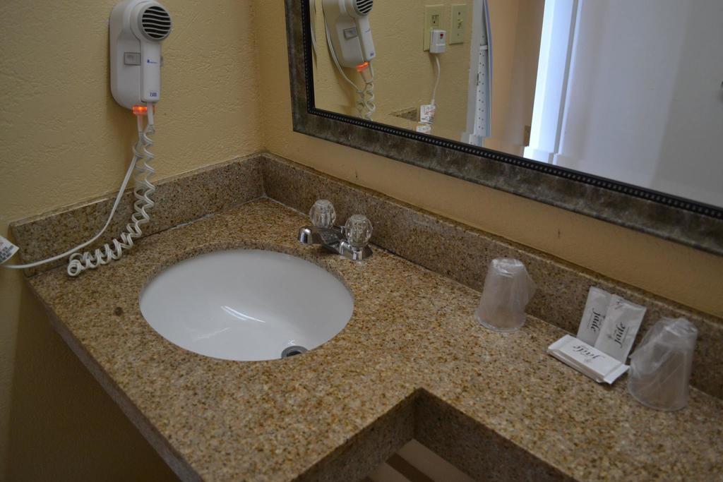 Americas Best Value Inn Smithfield Zewnętrze zdjęcie